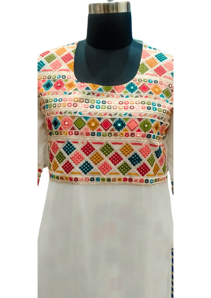 women's multi colour designing white slawar suit._1.jpg